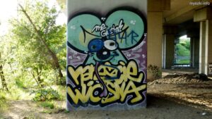 Graffiti: Myszka na filarze wiaduktu, Chorzów, ul. Żołnierska (2023-05-30)