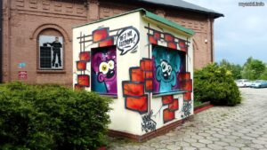 Graffiti: Myszki na budynku, Katowice, Oswobodzenia 1 [Galeria Szyb Wilson] (2024-06-01)